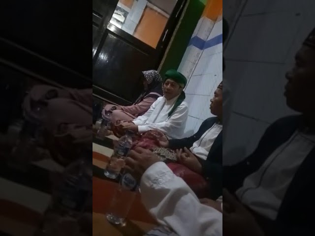 PERTEMUAN KETUA HIMMAHKU JABODETABEK DENGAN ALMUKAROM SYAIKHUNA KH.M.SHOLAHUDIN HUMAIDULLOH class=