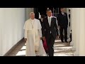 Con una gran bienvenida, el papa Francisco arribó a la Casa Blanca