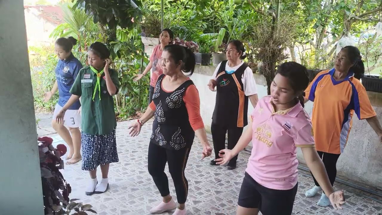 ครูตุ๊ก ขนิษฐา รำโชว์&บาสโลป (พะตงบ้านฉัน) อ.หาดใหญ่ จ.สงขลา