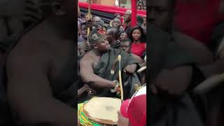 NANA Amponsa kwaa. Kwanwomahene. Dancing at Asamponghene's funeral.