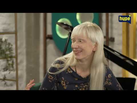 Albino model govori o svojoj posebnosti