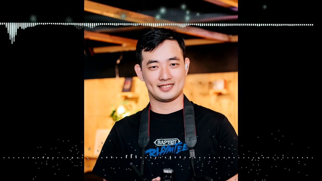 Tuổi Trẻ Có Gì | Johnnee | Lyric MV