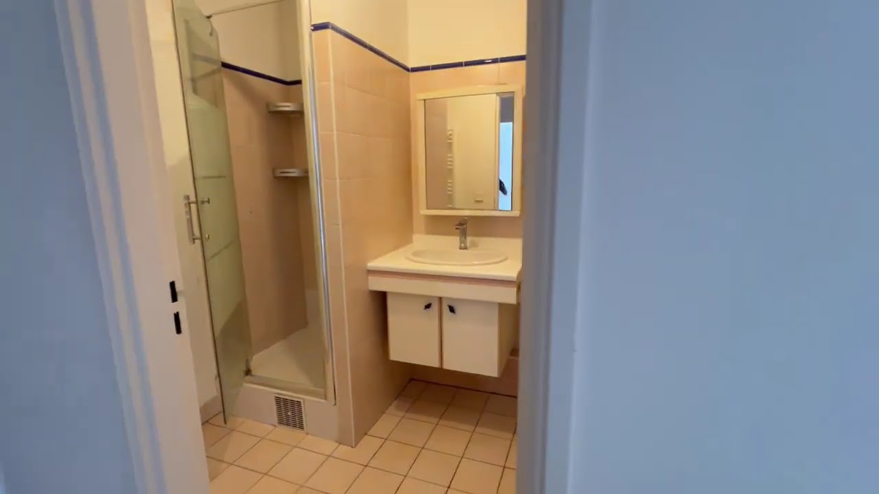 Place Denfert-Rochereau / Saint-Jacques - 75014 Paris