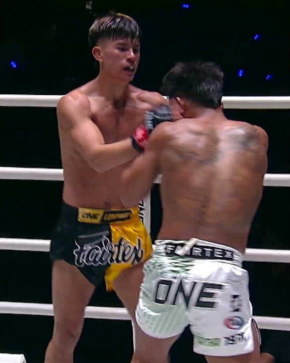 The CRAZY Muay Thai banger between Ahavat Gordon and Seksan! 🤯