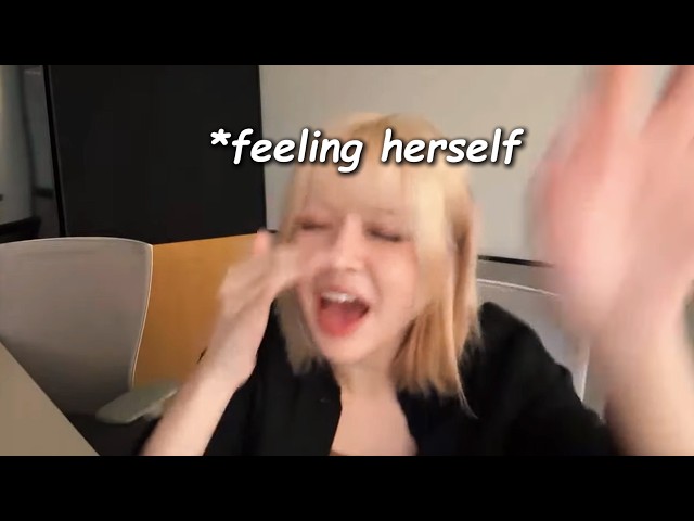 Lily being iconic in her own livestream | NMIXX - YouTube
