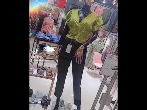 محل FENDI يرحب بيكم