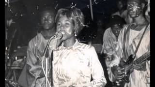 Miniatura de vídeo de "Julie Akofa Akoussah - dan du kodjo"