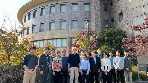 Andrei Khrennikov "Quantum like modeling: information field, social networks, social laser"