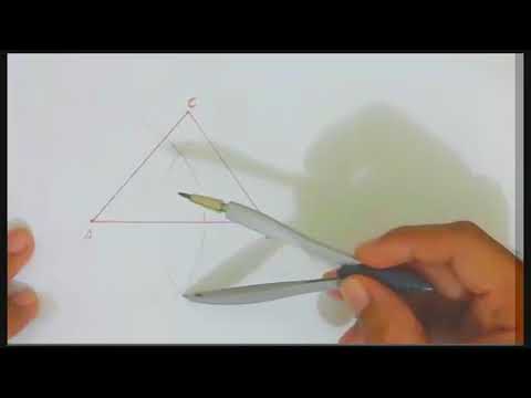 Vídeo: Como Desenhar Um Triângulo Em Um Círculo