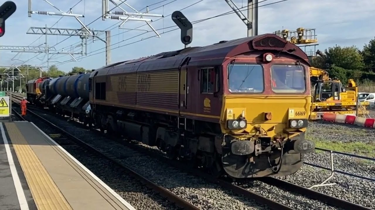 Harborough station Class 66s 66169+66041 EWS DB RHTT treatment train with tones 3/10/23