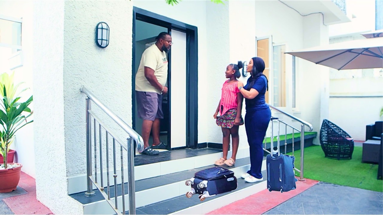 D Bilionaire met a poor lady & her child at his door lookin for a place to stay so he took her in