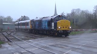 37901 & 37611 at Lydney Junction; Part 2: Splitting & shunting 360201 to the loading siding 08/04/24