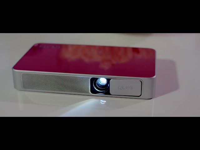 Qumi Q3 Pocket Projector with Battery - YouTube