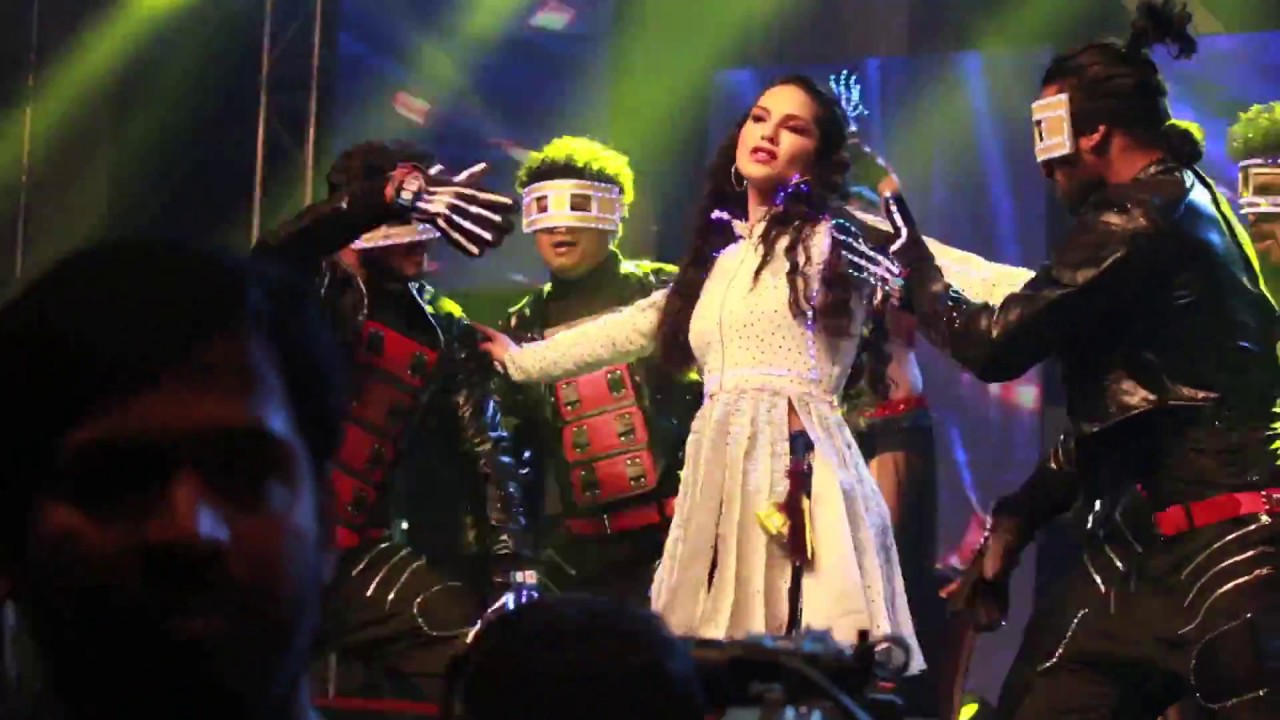 Sunny Leone`s  performance at Rogue audio