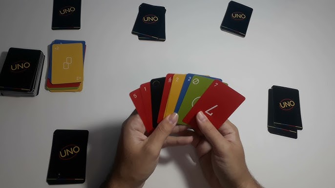 Novo UNO minimalista vs UNO tradicional 