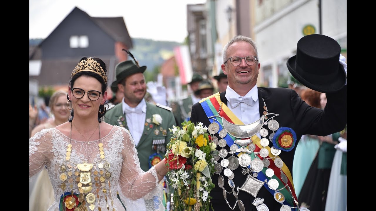 SCHÜTZENFEST HÖXTER - TEIL 5 - Großer Festumzug mit dem Königspaar Frank Wiesemann und Sandra Vogt