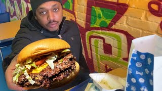 Trying Toronto's New Smash Burger | Super Smash Burgs