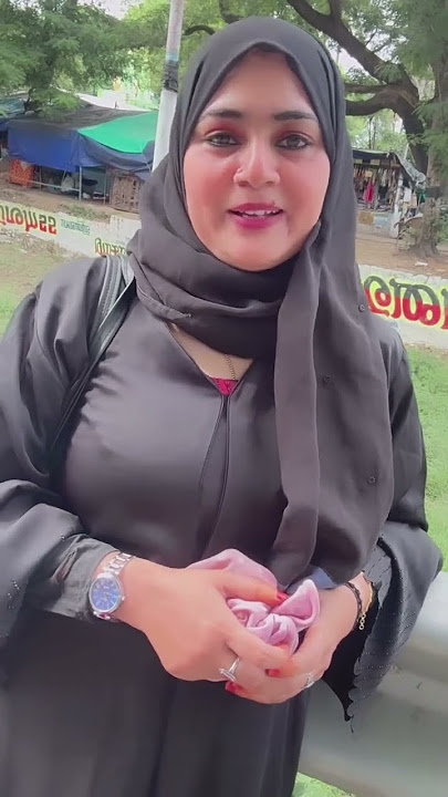 Cute hijabi aunty on public 🥰 #hijab #aunty #tamil