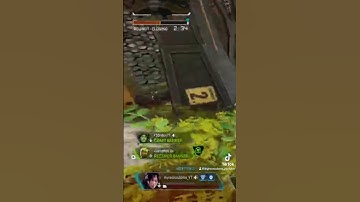 Is he the worst player ever🤔 #apex #apexlegends #fyp #fypシ #twitchstreamer