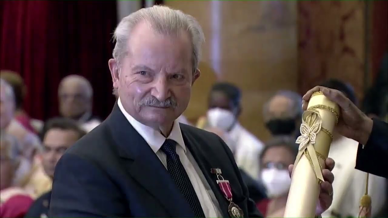 President Kovind presents Padma Shri to Dr Maria Krzysztof Byrski for Literature and Education
