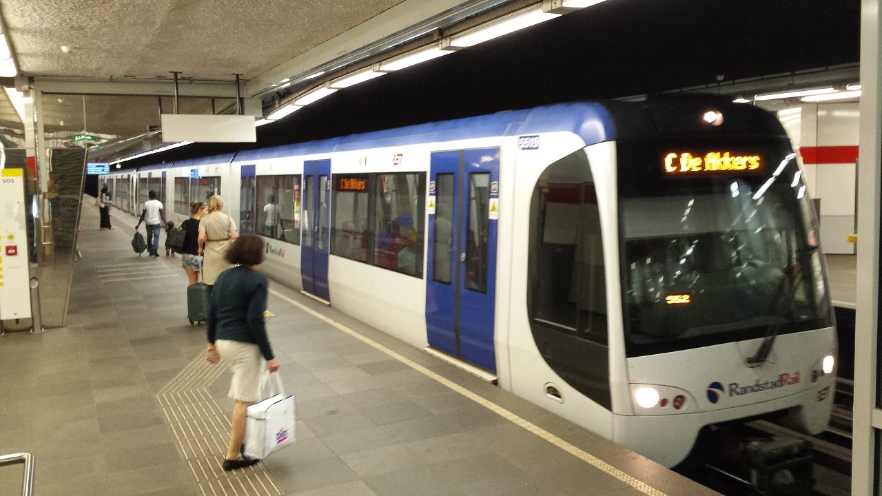 RET Metro 2*Type RSG3 op Oostplein Rotterdam op lijn C richting De Akkers !!