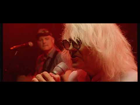 Michele Bettencourt and Vampire Time - Everybody Loves A Circus (Live)