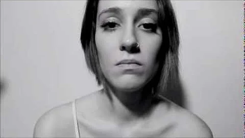 Cobarde -  Sara Bueno (Pone la voz Eider Gasteiz)