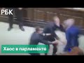 Потасовка депутатов в парламенте Италии. Протесты против ковид-сертификатов