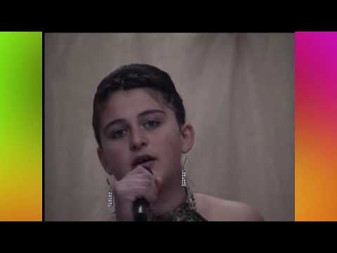 წალენჯიხის ქართული გიმნაზიის 2010 წლის საახალწლო ზეიმის ფრაგმენტები.