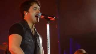 Luis Fonsi en Lima 2013 - CIERRE DEL CONCIERTO: No me doy por vencido y Claridad