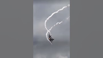 Just look at the wing-tip wortices created. #aviation #airplane #military