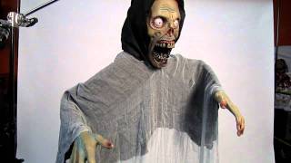 FrightCatalog.com Hanging Screaming Zombie Prop