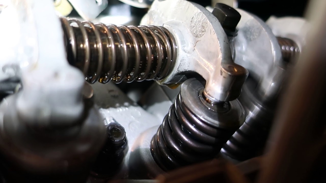 1984 Range Rover V8 rocker lubrication - YouTube