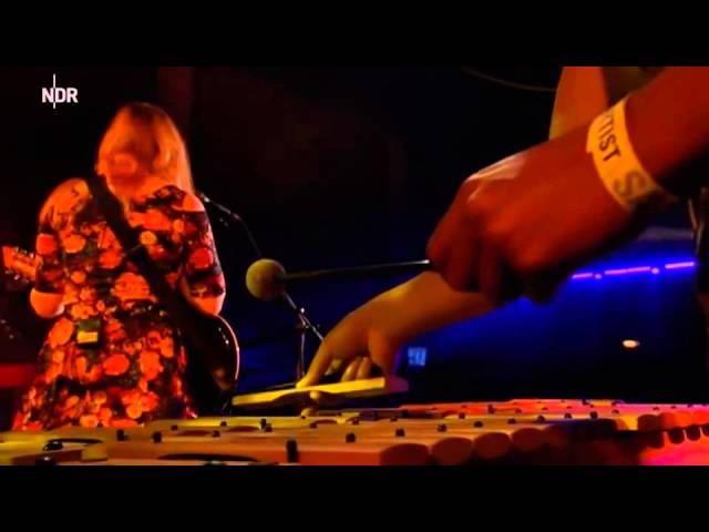 Tonton Judith Holofernes - Jonathan der Kellner (Cover: Teitur - Catherine the Waitress) live di YouTube Tonton Judith Holofernes - Jonathan der Kellner (Cover: Teitur - Catherine the Waitress) live di YouTube