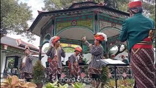 Pertama kali Jogja Hip Hop Foundation manggung di Kraton Yogyakarta