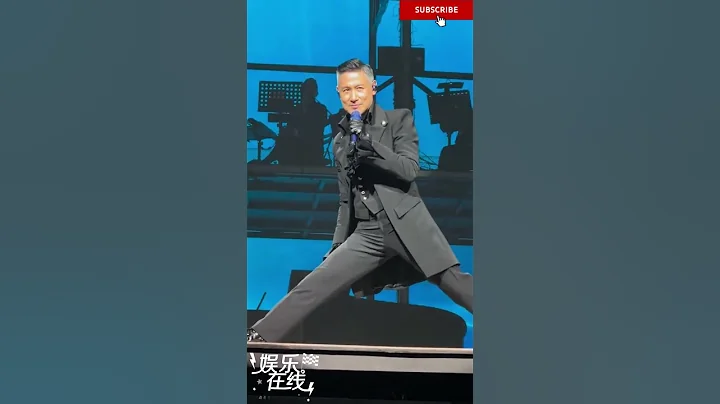 #张学友 演唱会现场表演劈叉，62岁这身体也太好了！可能唱歌对他来说已经没难度了，不愧是“不老男神” - 天天要闻