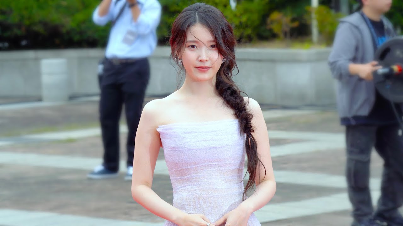 동화속 공주님 같은 아이유 IU 레드카펫 직캠 @2025 서울 드라마어워즈