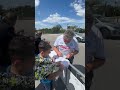 VIDEO NM - Napoli, selfie e autografi con Starace all’esterno del centro sportivo di Castel Volturno