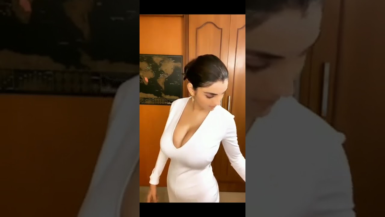 Bobs Girls Hot