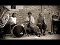 Old fish jazzband   short dress gal  live in baume les messieurs jura france june 2022
