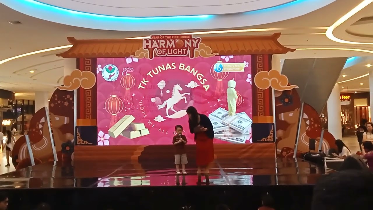 Acara TK tunas Bangsa anak pembukaan di center atrium gaia bumi raya city mall 