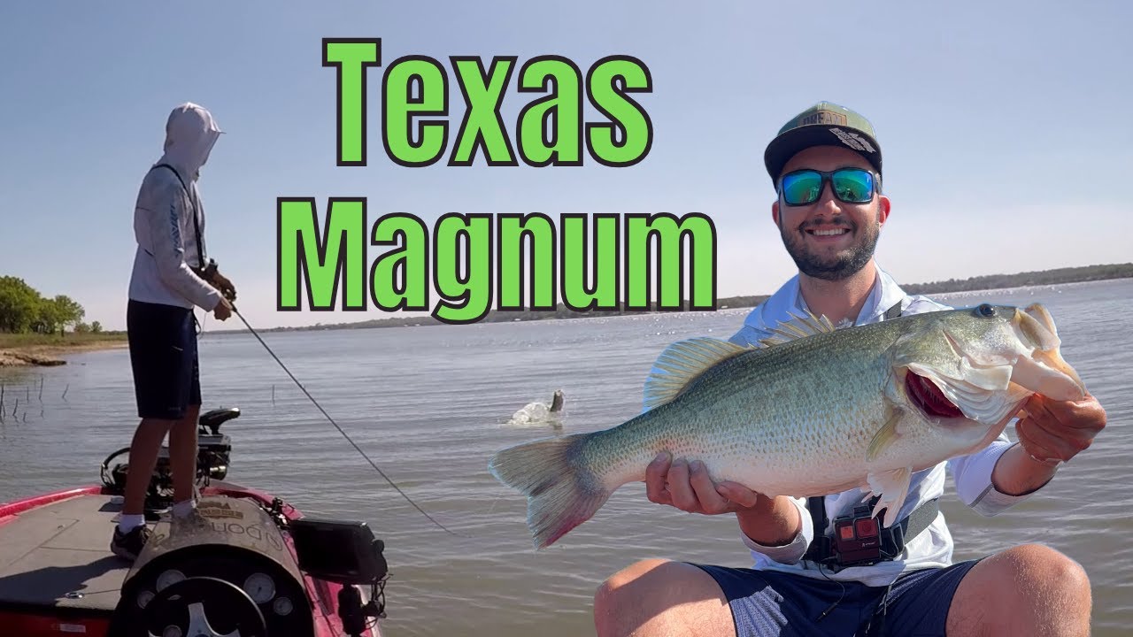 BASS Fishing SECRET Lake in Texas (Giant Caught)
