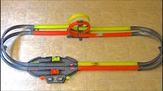 Hot Wheels Speed Chargers Circuit Speedway Playset with Power Chargers Double Loops Banked Curves