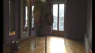 Pole dance training: Cradle