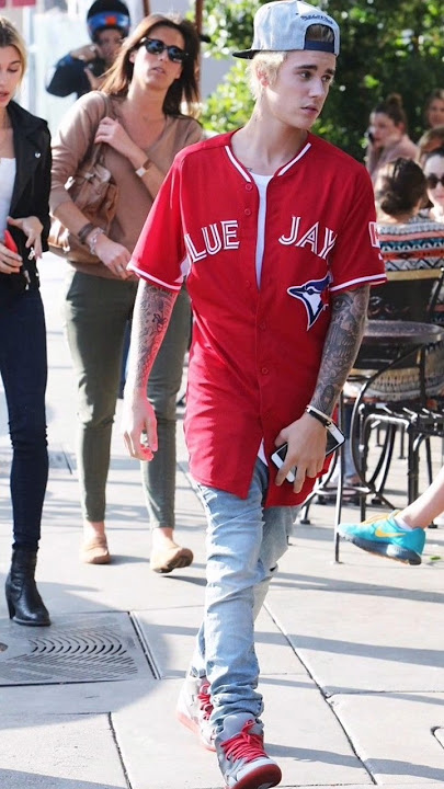 Justin Bieber #justinbiebervideosong# let me love you