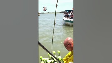 Người vợ Diễn Viên Quý Bình đưa anh ra biển cần giờ và đập rải tro cốt anh #shorts