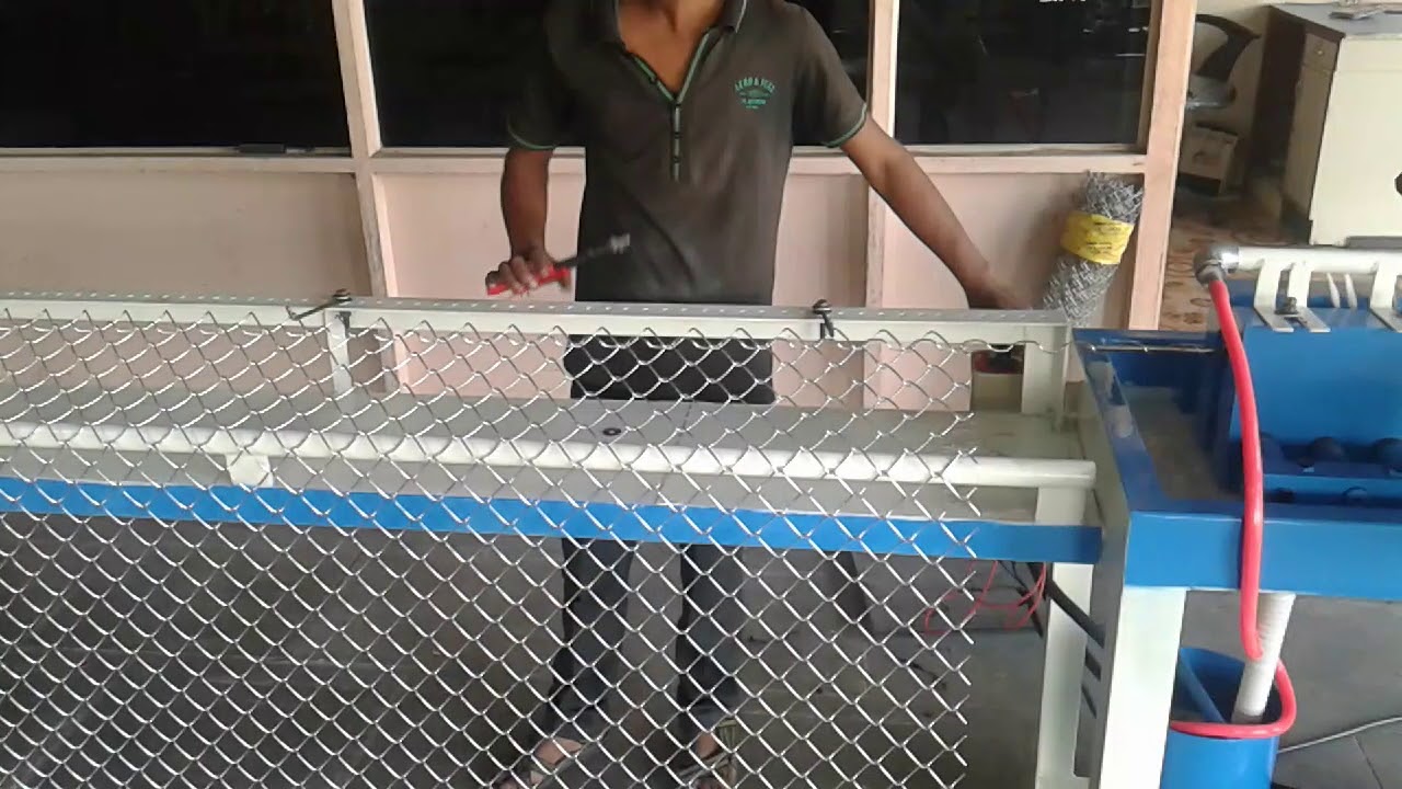 Semiautomatic chain link fence machine 9922848408,9922182416 YouTube