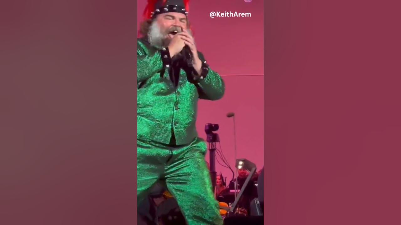 Jack Black canta Peaches en concierto YouTube