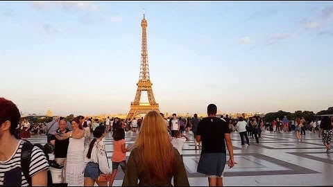 HELLO PARIS, BONJOUR