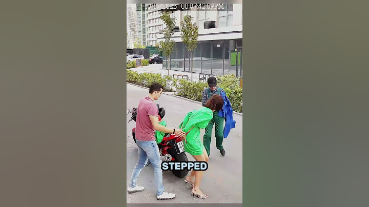 Street cleaner's kind gesture saves a girl from embarrassment ❤️